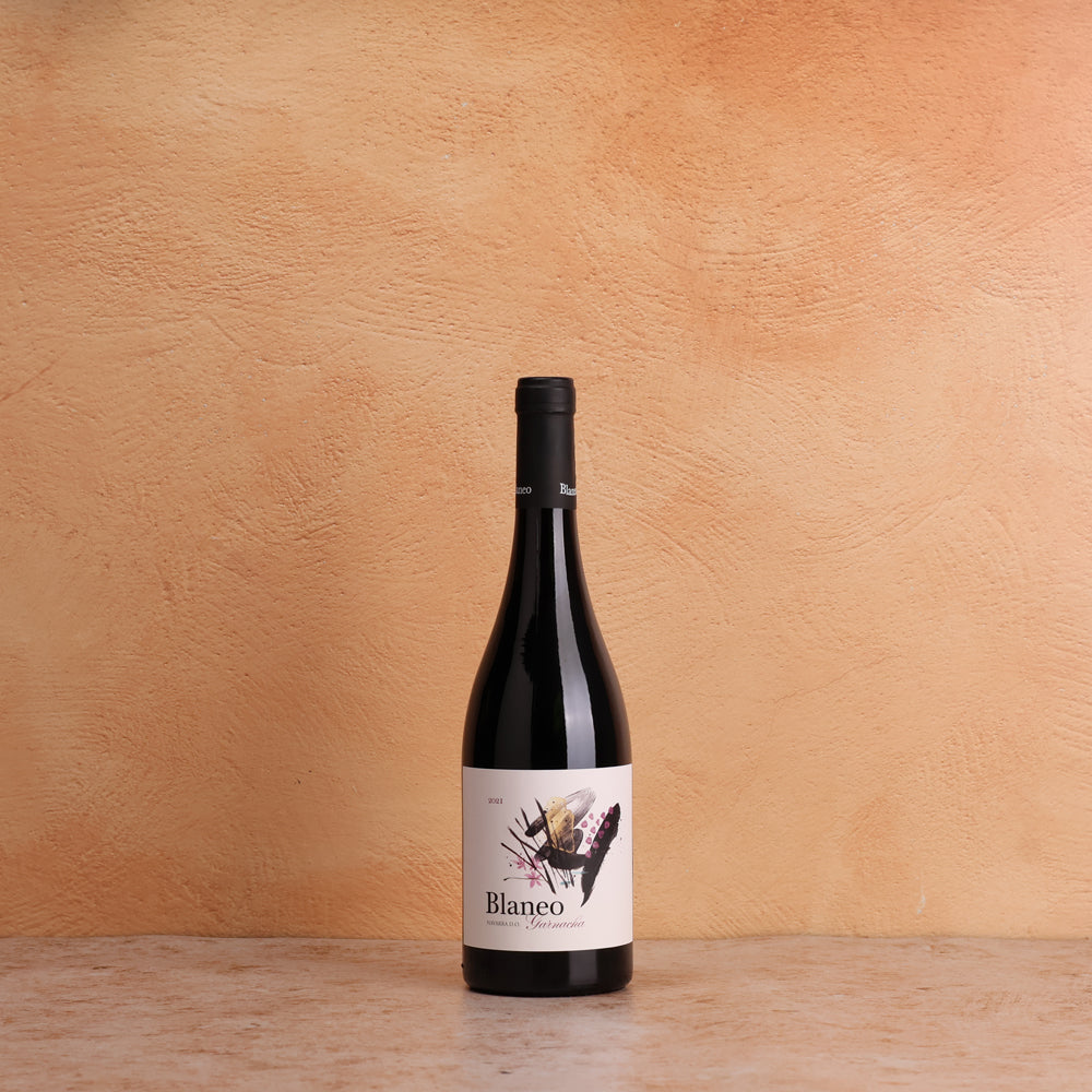 A bottle of Pagos de Aráiz Blaneo Garnacha 2021 750ml Red Wine