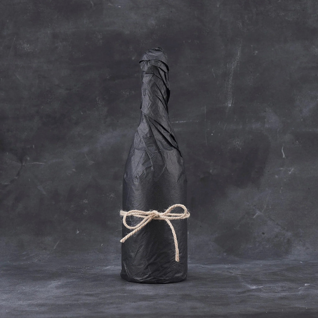 ITM559597 Mystery Single Bottle Burgundy Sloping Shape Transparent