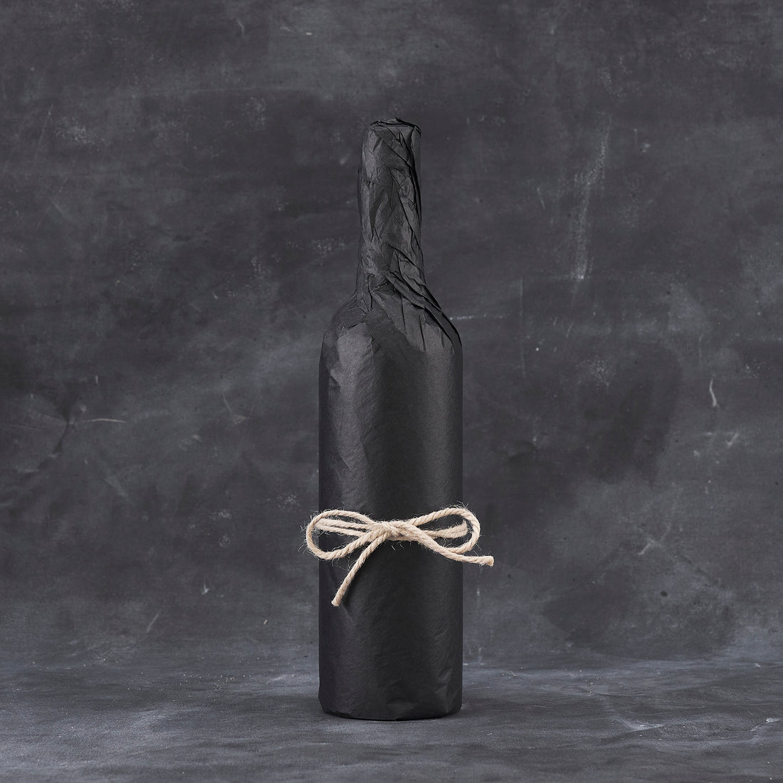 ITM598590 Mystery Single Bottle Burgundy Sloping Shape Transparent