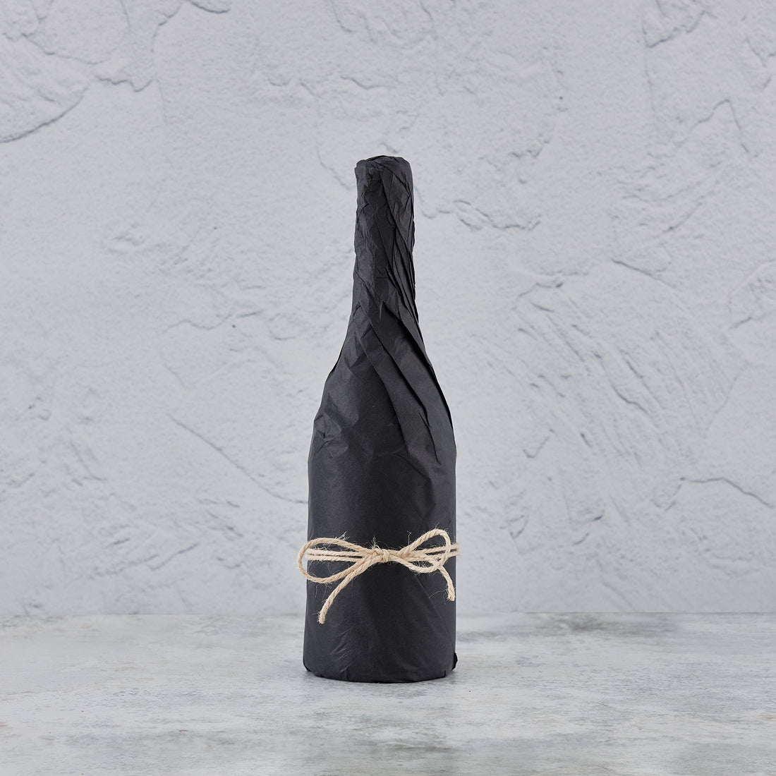 ITM638582 Mystery Single Bottle Burgundy Sloping Shape Transparent