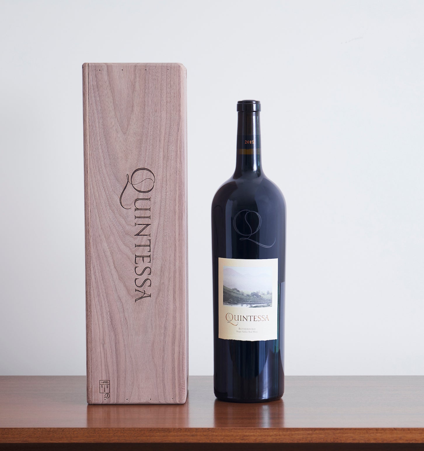 2019 Quintessa (ITM281377) single bottle shot